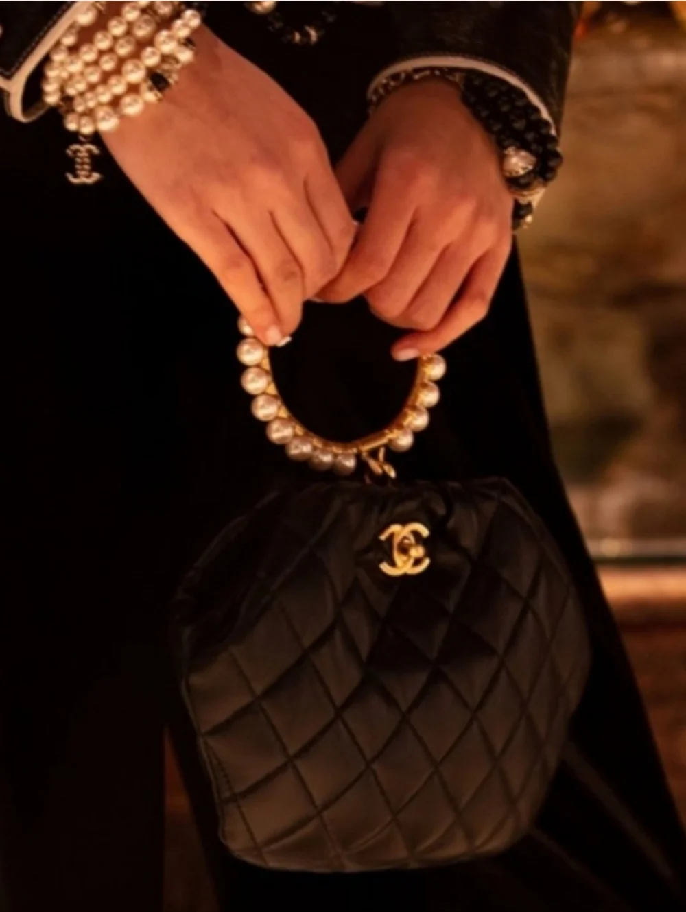 CHANEL Pearl Crown 👑 Clutch Bag - Picture 5 of 5